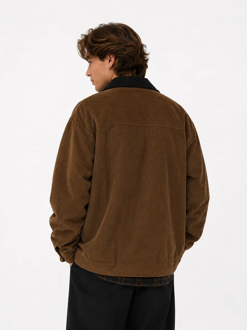 Chaqueta de pana marrón para hombre, estilo moderno y elegante, con cuello negro y corte oversize