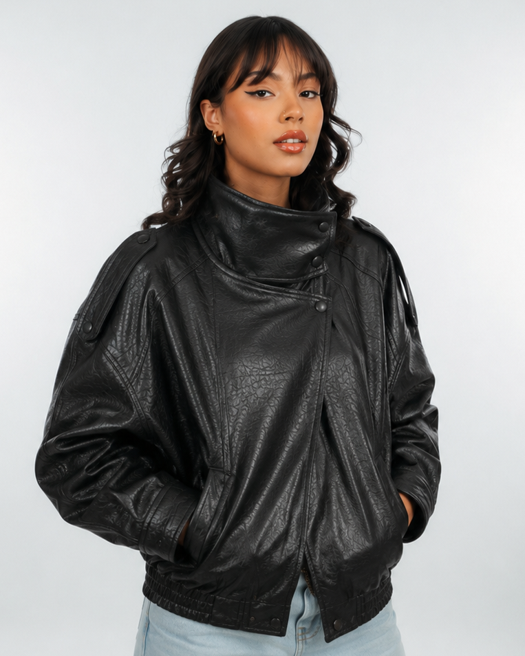 Chaqueta Oversized en Efecto Cuero | Estructura Urbana en Negro