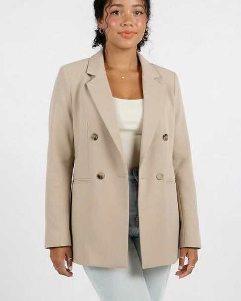 Blazer Cruzado de Corte Slim — Elegancia Estructurada
