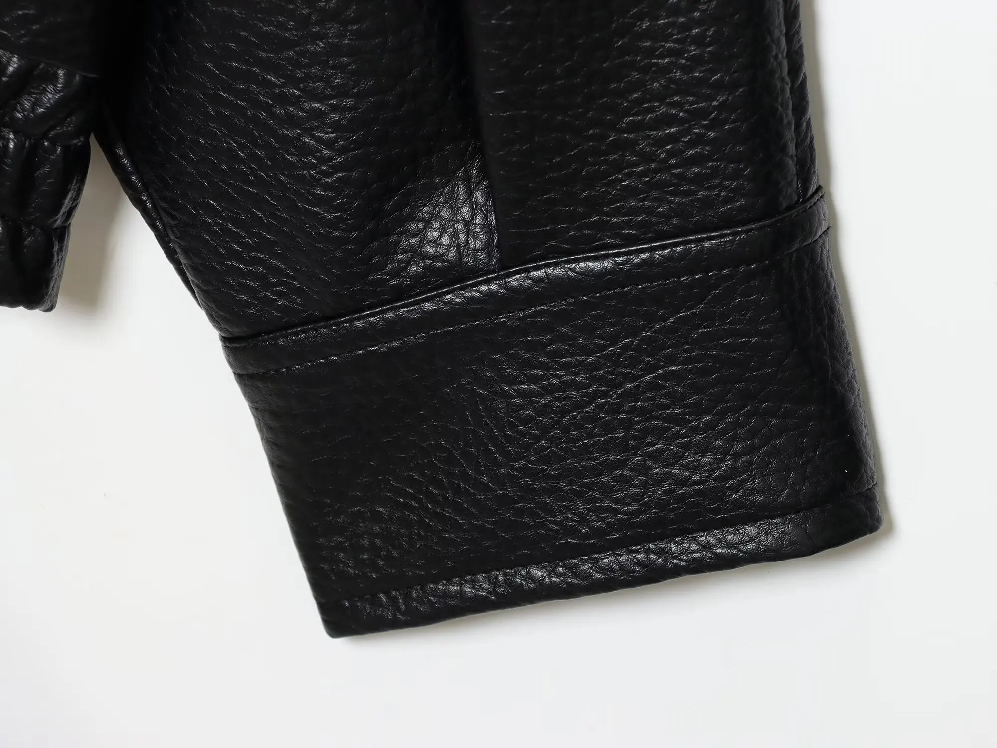 Chaqueta Oversized en Efecto Cuero | Estructura Urbana en Negro