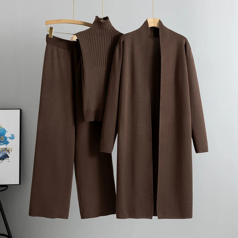 Conjunto de Punto de Tres Piezas — Cárdigan Largo, Top y Pantalón Wide Leg