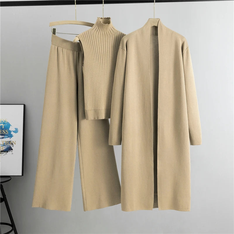 Conjunto de Punto de Tres Piezas — Cárdigan Largo, Top y Pantalón Wide Leg