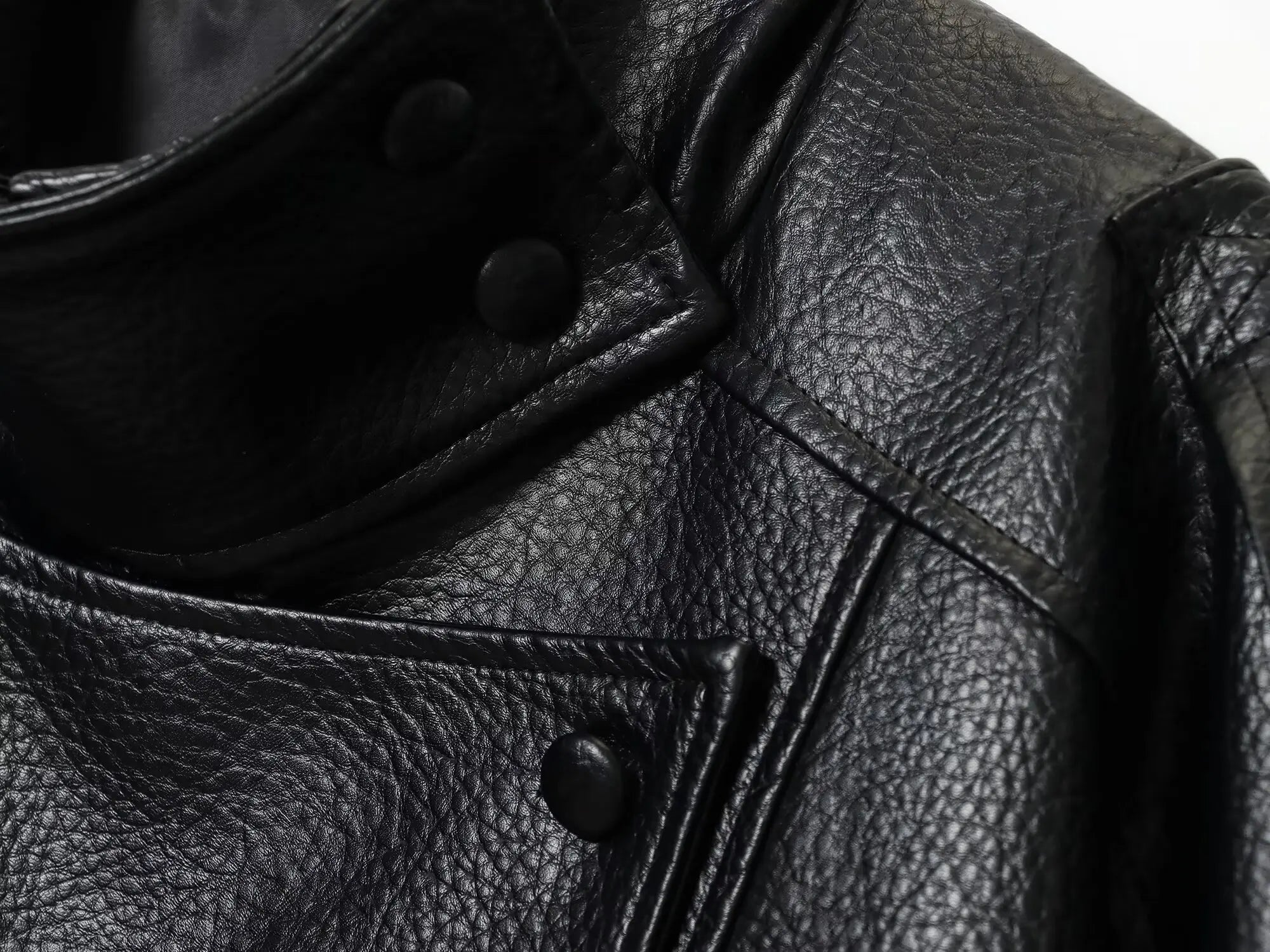 Chaqueta Oversized en Efecto Cuero | Estructura Urbana en Negro