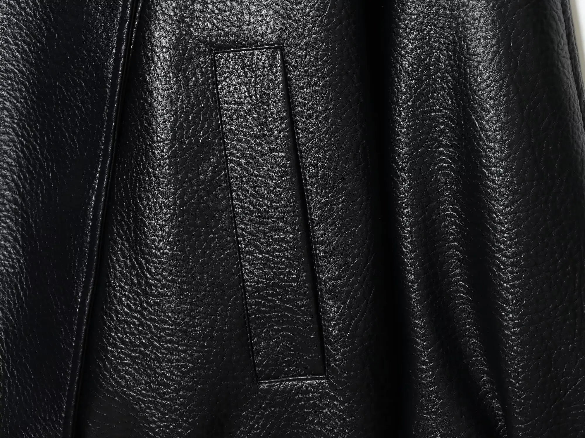 Chaqueta Oversized en Efecto Cuero | Estructura Urbana en Negro