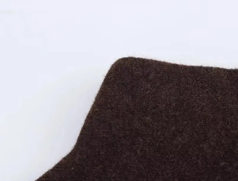 Capa Asimétrica de Punto | Cuello Alto y Diseño Contemporáneo