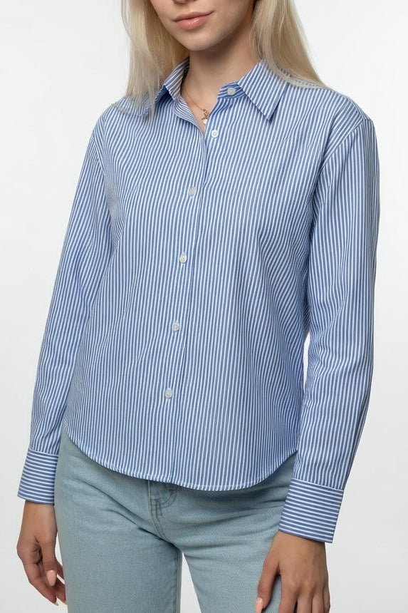 Camisa de Rayas de Corte Fluido — Estilo Atemporal