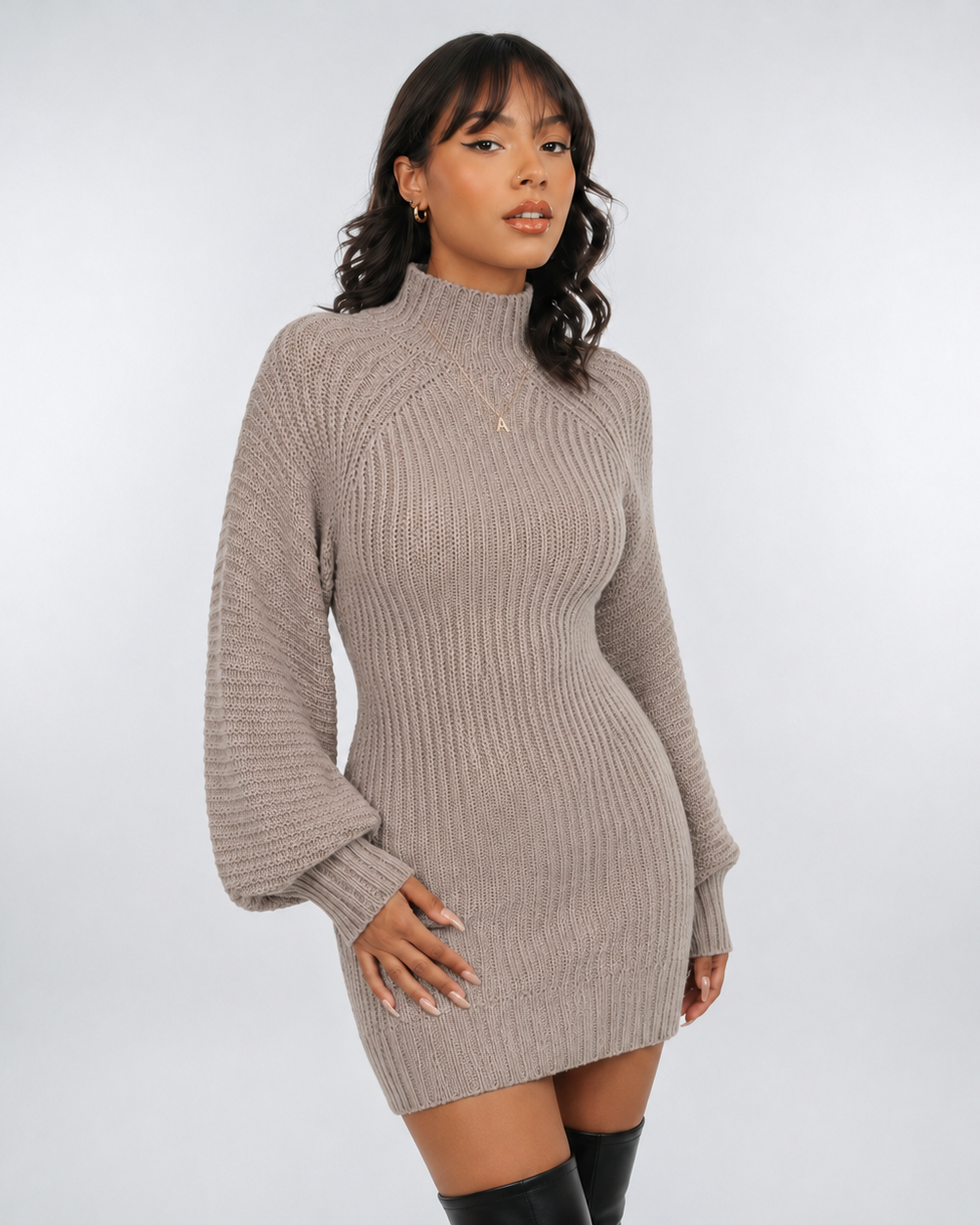 Vestido de Punto con Cuello Alto – Elegancia Otoño/Invierno